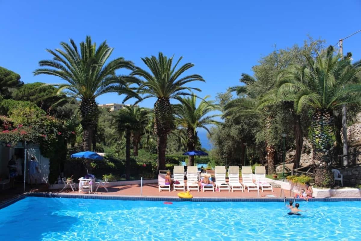 Un Paradiso A Sorrento Con Piscina Massa Lubrense Exterior photo