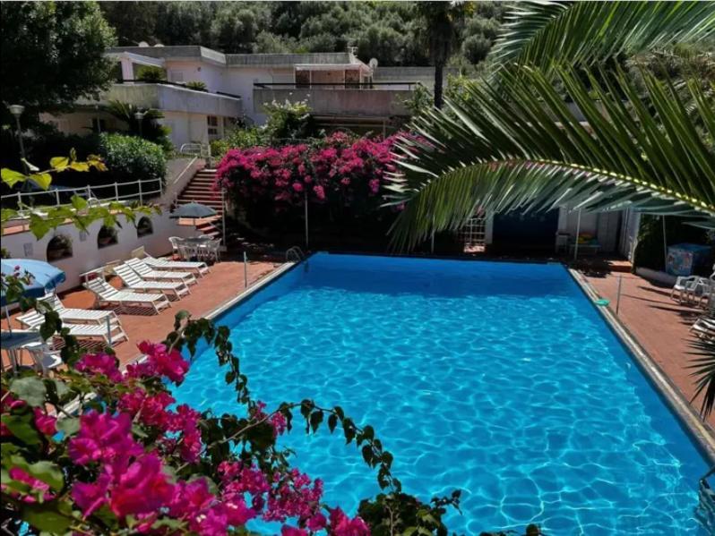 Un Paradiso A Sorrento Con Piscina Massa Lubrense Exterior photo
